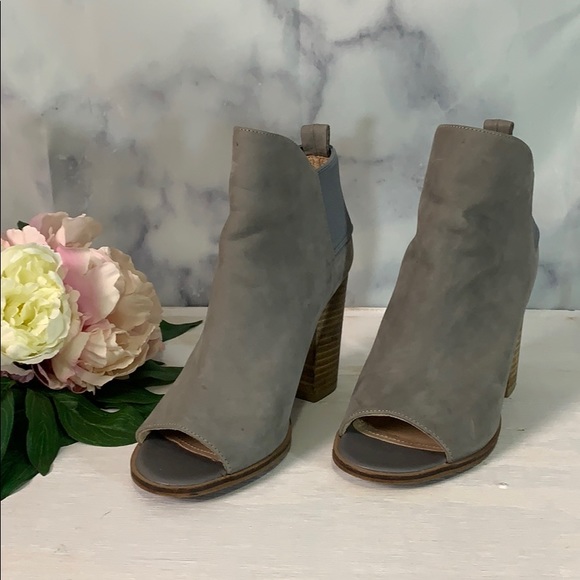 Kelsi Dagger Shoes - Kelsi Dagger Brooklyn Peep Toe Bootie Size 6